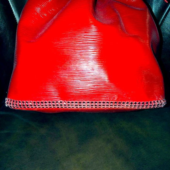 🔥🔥⬇️⬇️🔥L.V.🔥🔥EMBELLISHED🔥EPI NOE BAG🔥🔥🔥 - Picture 4 of 12